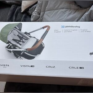 UPPAbaby Infant SnugSeat - Gray with Green Canopy